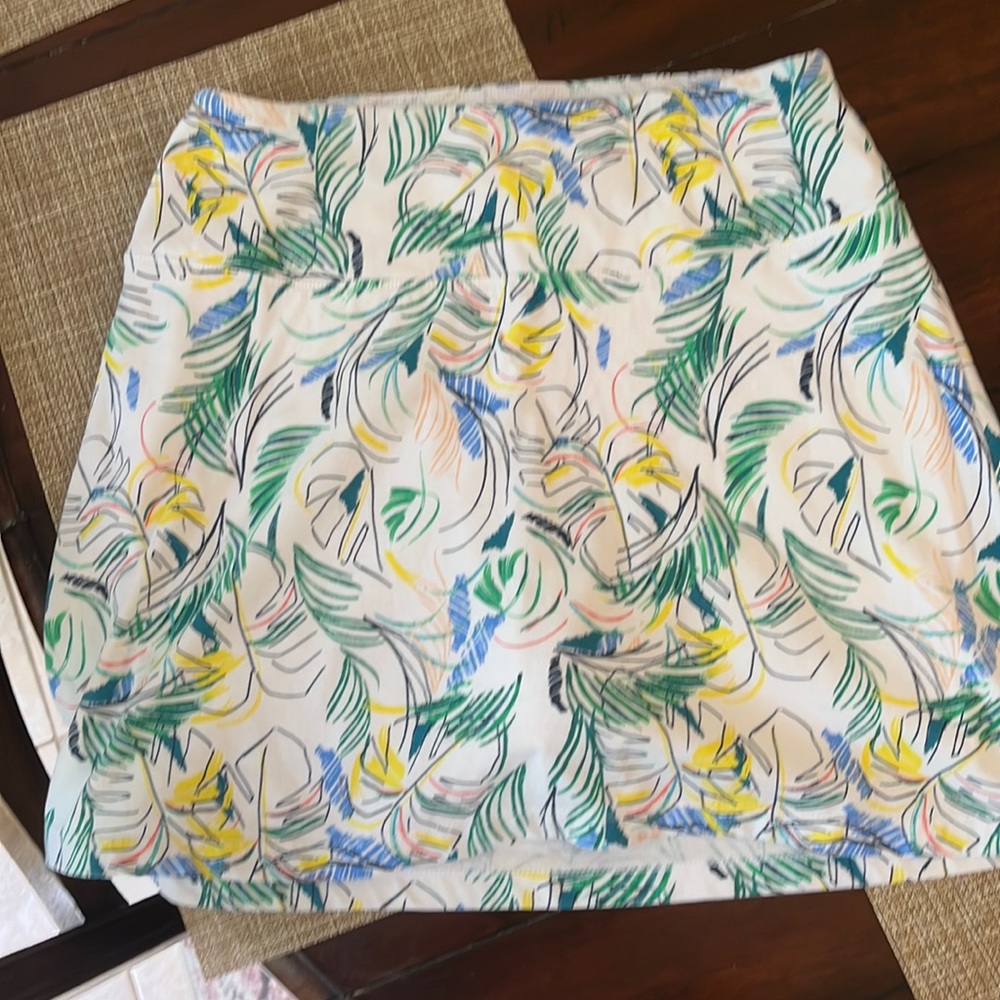 Really pretty cotton blend skort.